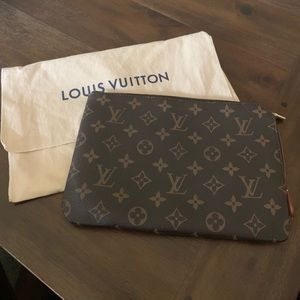 Louis Vuitton Etui Voy PM MNG